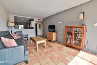 Photo #5: 6362700 Listing