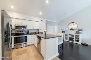 Photo #6: 6362897 Listing