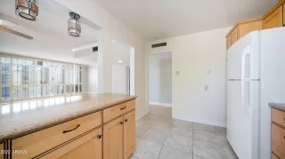 Photo #6: 6363290 Listing