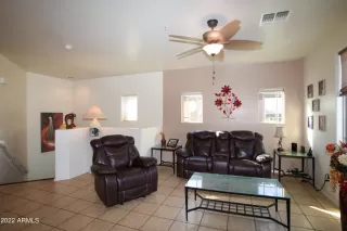 Photo #6: 6363426 Listing