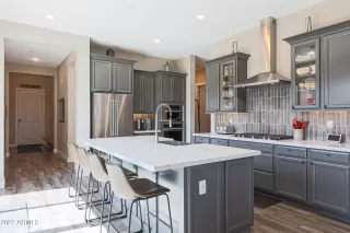 Photo #5: 6363530 Listing