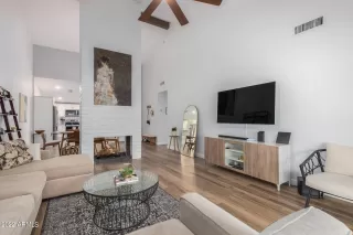 Photo #6: 6363606 Listing