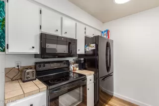 Photo #6: 6363774 Listing 