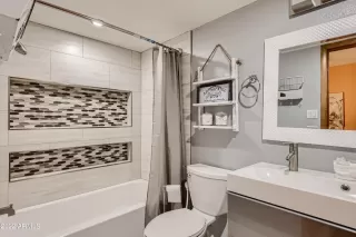 Photo #4: 6363852 Listing