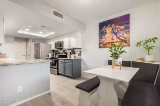 Photo #3: 6364308 Listing 