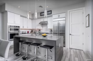 Photo #5: 6364875 Listing