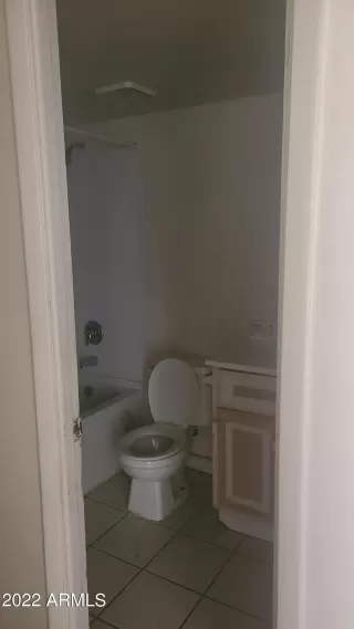 Photo #4: 6365584 Listing