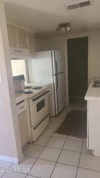 Photo #6: 6365584 Listing