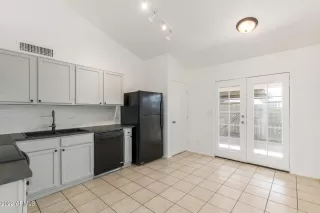 Photo #4: 6366484 Listing