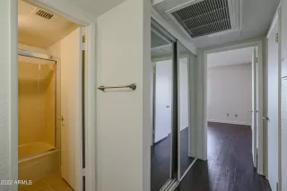 Photo #5: 6366684 Listing