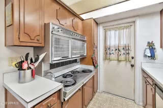 Photo #3: 6366742 Listing