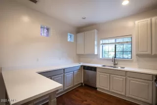 Photo #6: 6366820 Listing