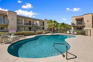 Photo #5: 6366825 Listing