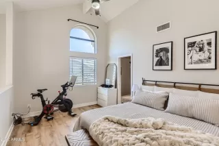 Photo #6: 6366944 Listing