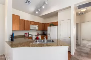 Photo #6: 6367472 Listing