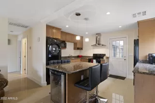 Photo #4: 6367559 Listing