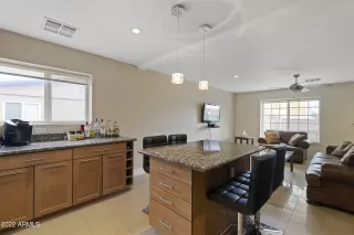 Photo #6: 6367559 Listing