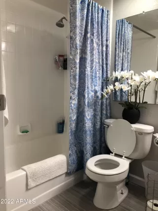 Photo #6: 6367581 Listing