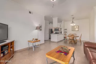 Photo #4: 6367643 Listing