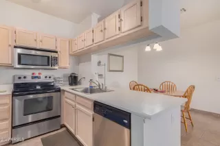 Photo #5: 6367643 Listing