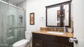 Photo #5: 6367682 Listing