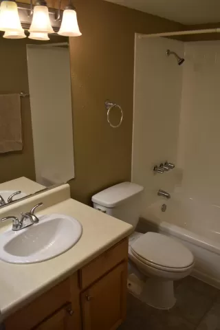 Photo #5: 6367766 Listing