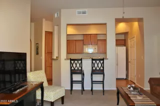 Photo #6: 6367885 Listing