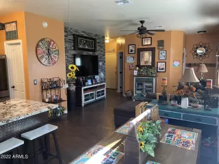 Photo #5: 6367962 Listing