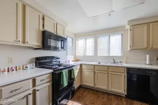 Photo #5: 6368038 Listing 