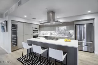 Photo #3: 6368126 Listing