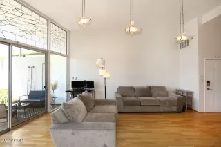 Photo #4: 6368147 Listing