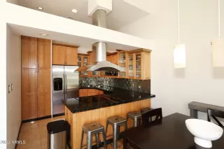 Photo #5: 6368147 Listing