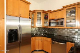 Photo #6: 6368147 Listing