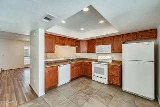 Photo #5: 6368441 Listing