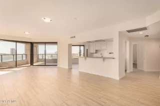 Photo #6: 6368531 Listing