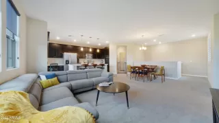 Photo #2: 6368860 Listing