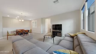 Photo #6: 6368860 Listing