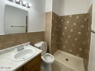 Photo #5: 6368902 Listing