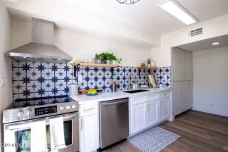 Photo #2: 6369678 Listing 