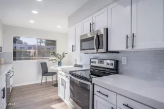 Photo #5: 6369718 Listing