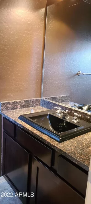 Photo #5: 6369957 Listing