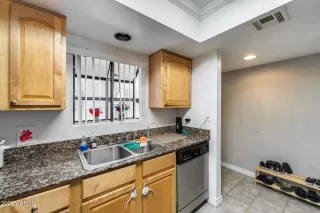 Photo #5: 6370021 Listing 