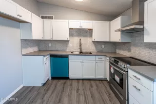 Photo #5: 6370203 Listing