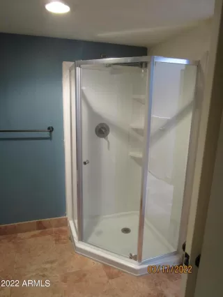 Photo #5: 6371589 Listing