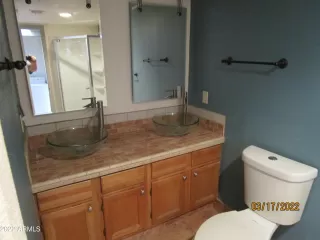 Photo #6: 6371589 Listing