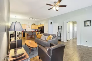 Photo #5: 6371969 Listing