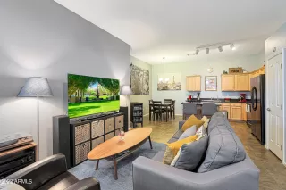 Photo #6: 6371969 Listing