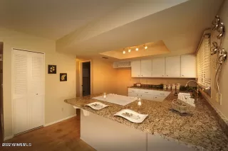 Photo #5: 6372017 Listing