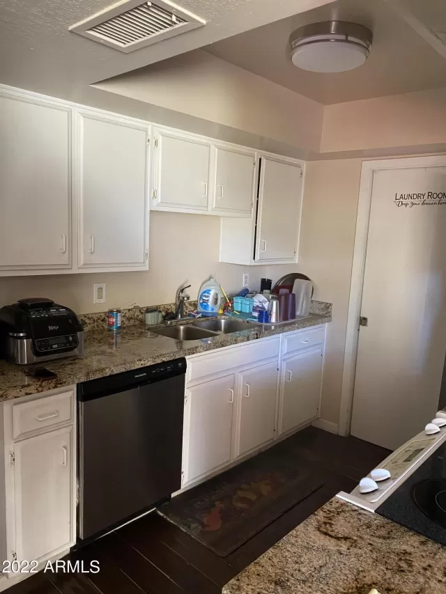 MLS: 6372068 Condo For Sale