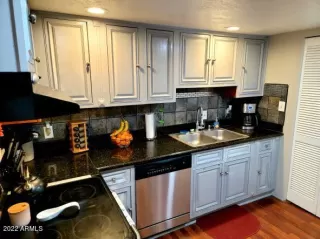 Photo #6: 6372240 Listing